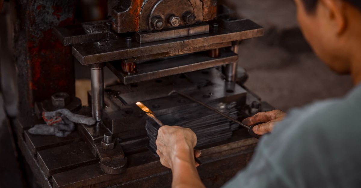 Best Practices for Specifying Custom Busbars